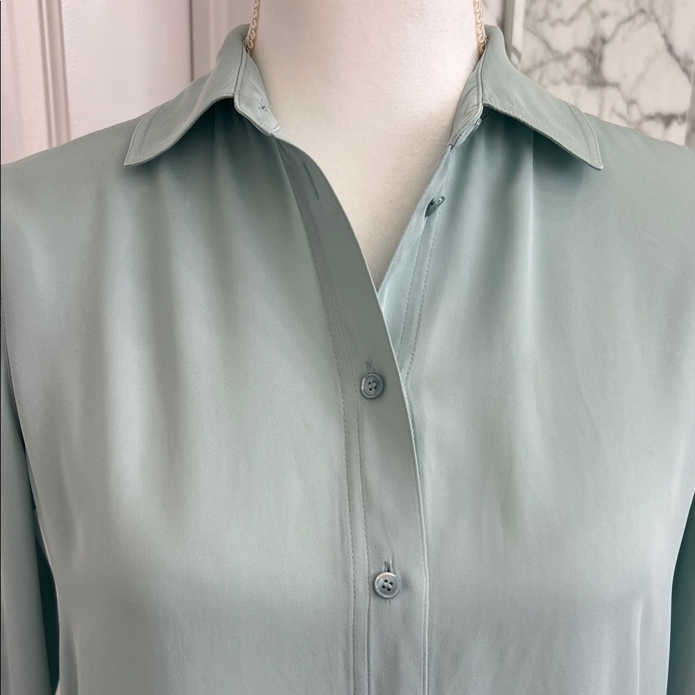 Vince Silk and Spandex Light Green Button-Up Blouse XS/TP - Picture 2 of 7